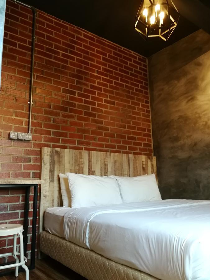 The Rise Room Kuala Terengganu Exterior foto A bedroom at the hotel
