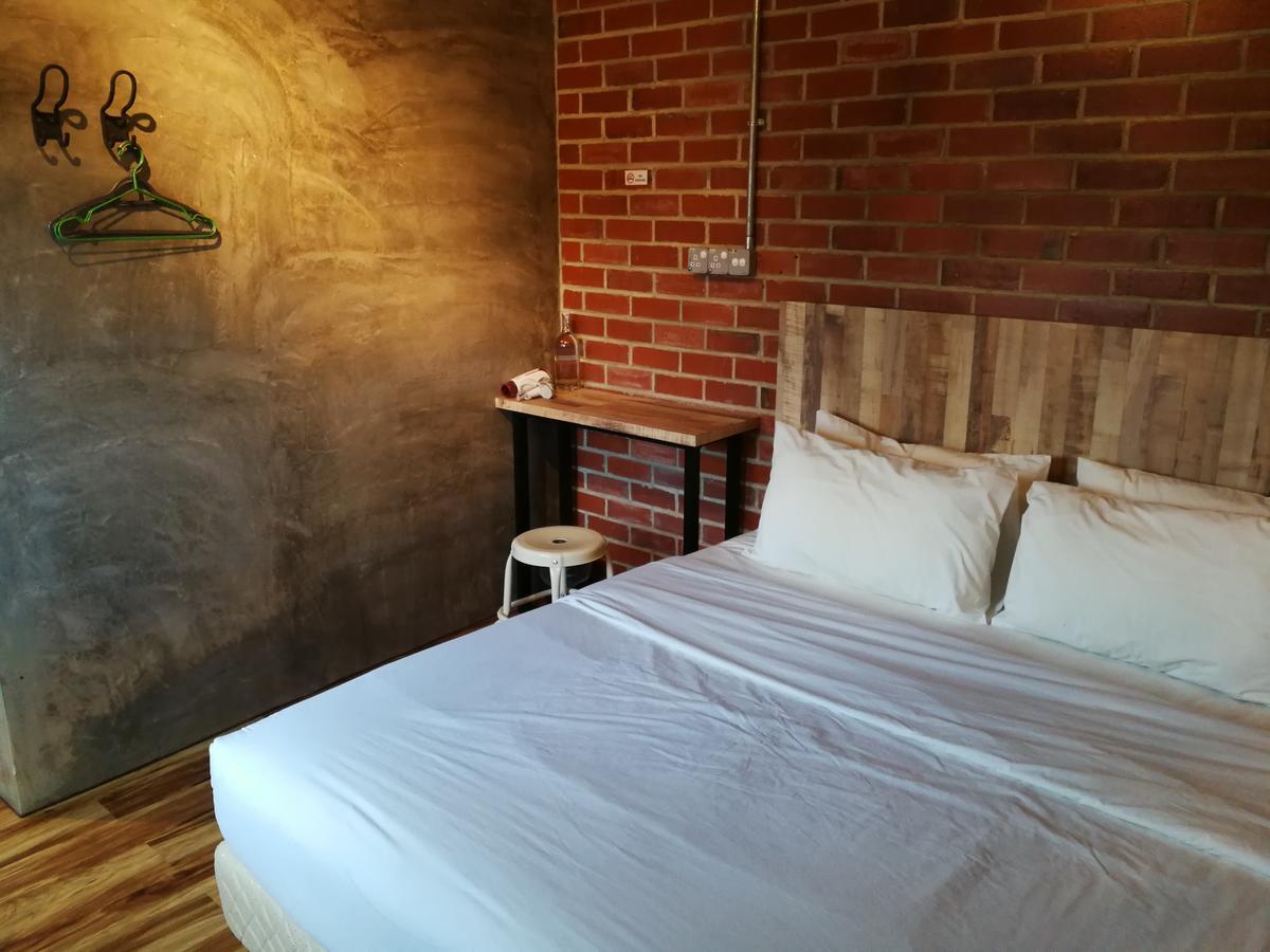 The Rise Room Kuala Terengganu Exterior foto A bedroom at the hotel